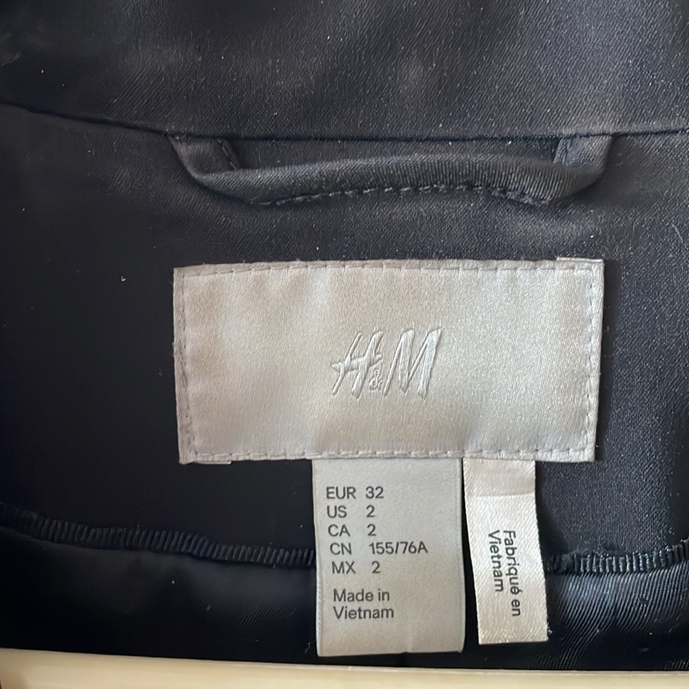 H&M Blazer - Picture 3 of 4